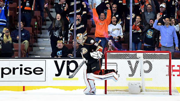 Frederik-Andersen-Harry-How.jpg
